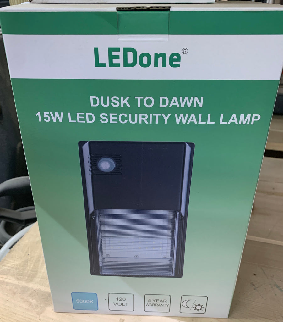 15 Watt Dusk to Dawn Security Light